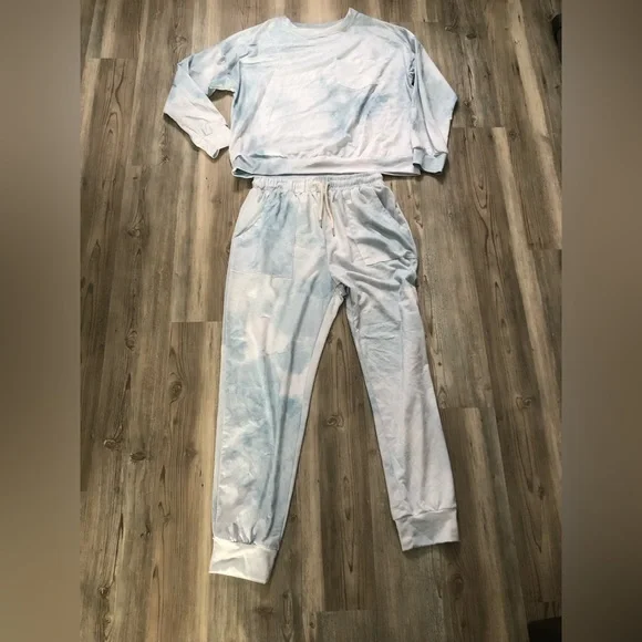 Tye-Die Lounge set size large, light blue and white - Picture 1 of 5
